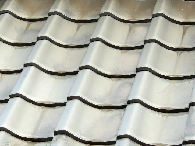 瓦屋根はメンテナンスフリー？劣化のサインや価格相場をご紹介 - 横浜