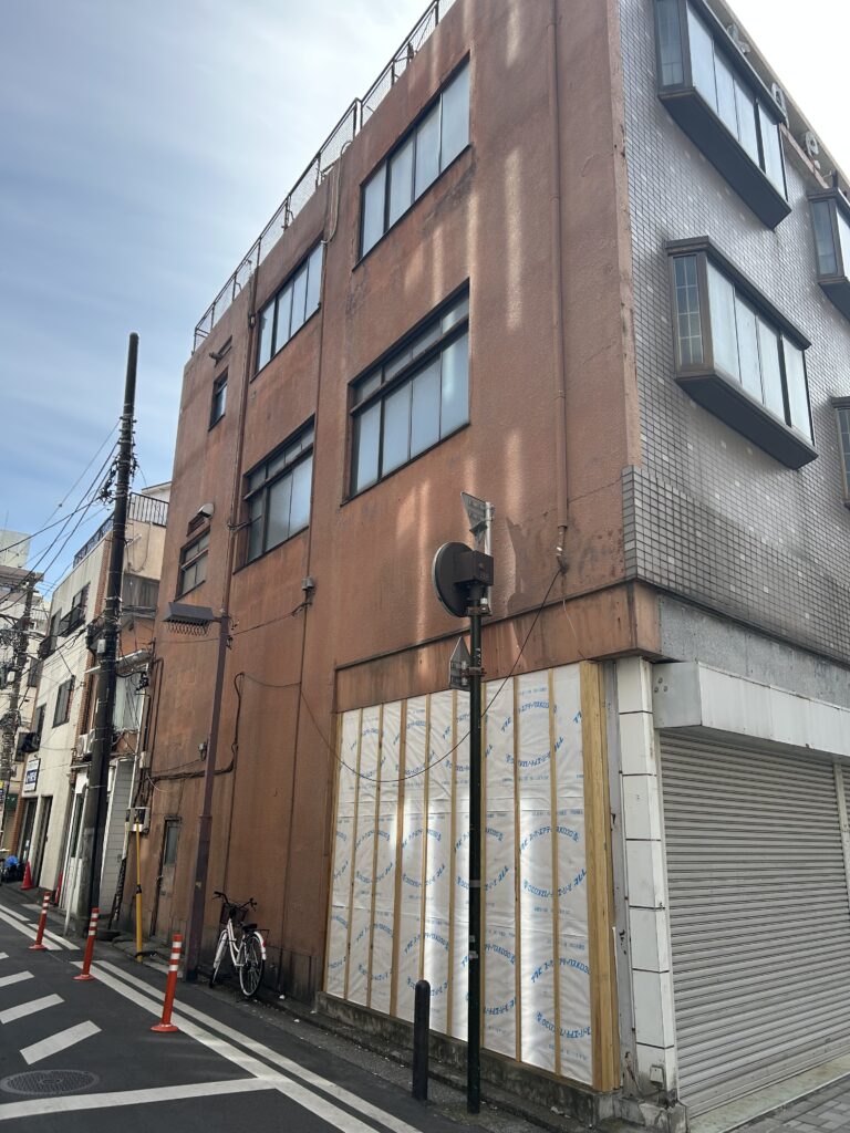 神奈川県伊勢佐木町テナントビル 雨漏れ被害 高耐久 美観 防水 低汚染 無機塗料