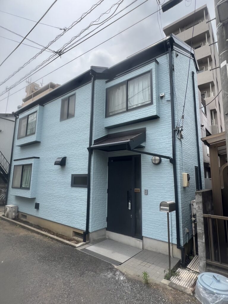神奈川県川崎市川崎区　外壁塗装　無機塗料　高耐久　低汚染塗料　汚れが付いても洗い流す